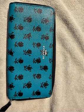 Coach Accordion Zip Wallet With Floral Print Blue & Black